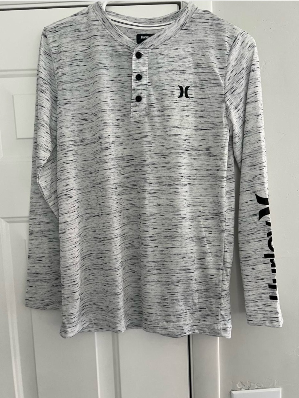 Hurley Light Gray Heathered Long-Sleeve Henley Tee